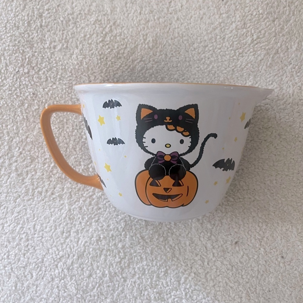 Hello Kitty Ceramic Halloween Mixing Bowl.